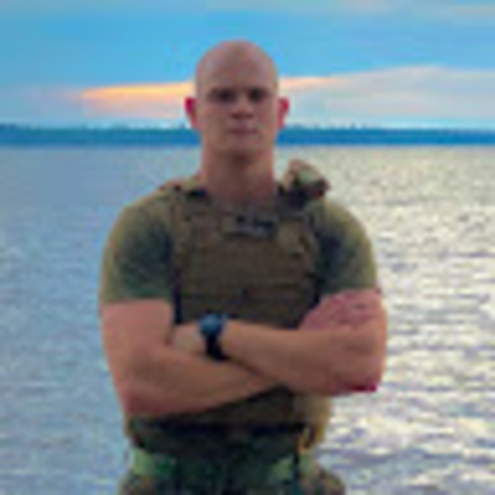 Meet your Posher, Dustin